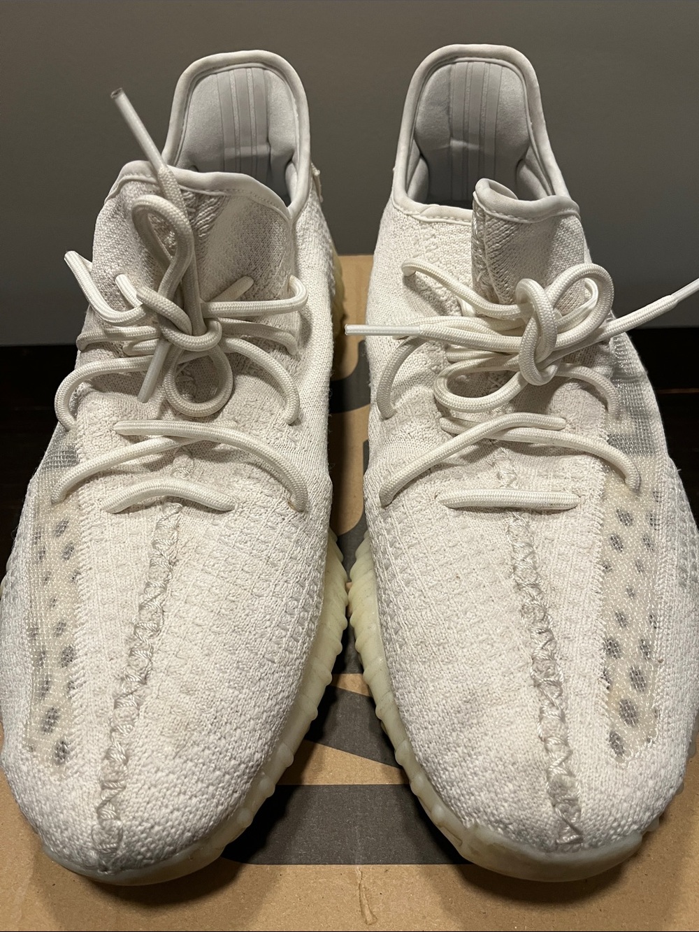 adidas Yeezy- BOOST 350 V2